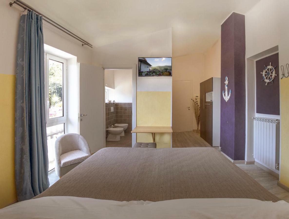Albergo Serena Lerici Esterno foto